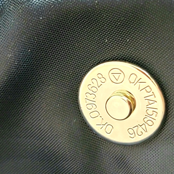 Tommy Hilfiger Women's Crossbody Bucket Bag - Picture 12 of 14